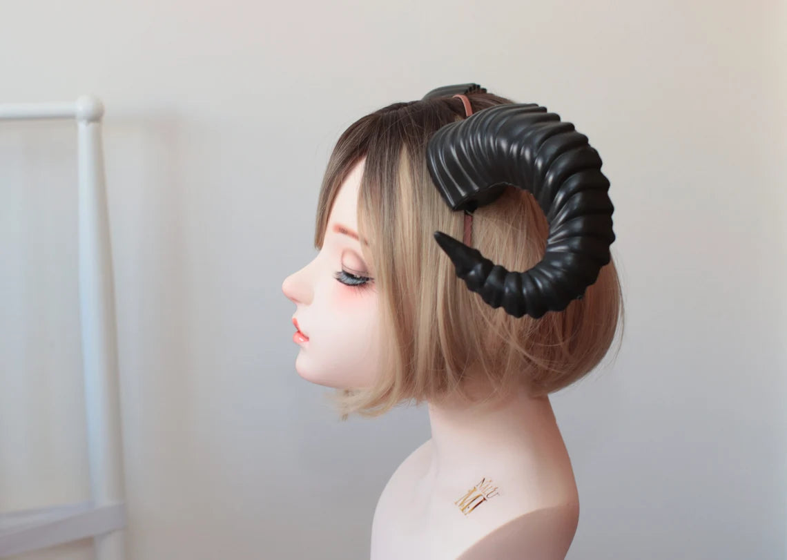 Dark Fantasy Black Horn Headpiece – Cosplay and Costume Accessory